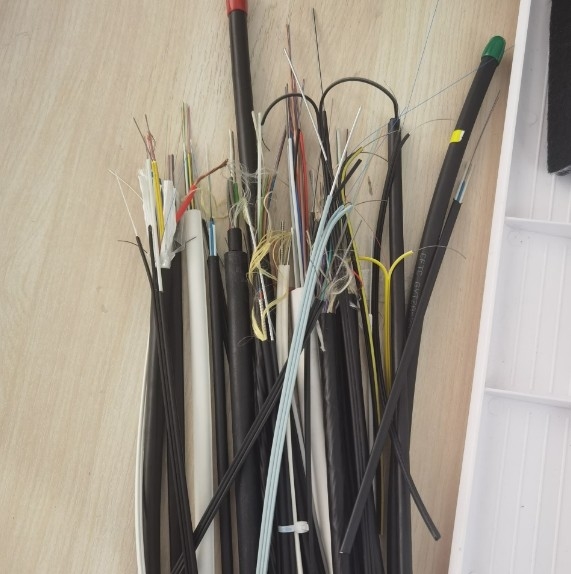 Cable FTTH mono-mode indoor drop 1-12 core per connessione senza soluzione di continuità