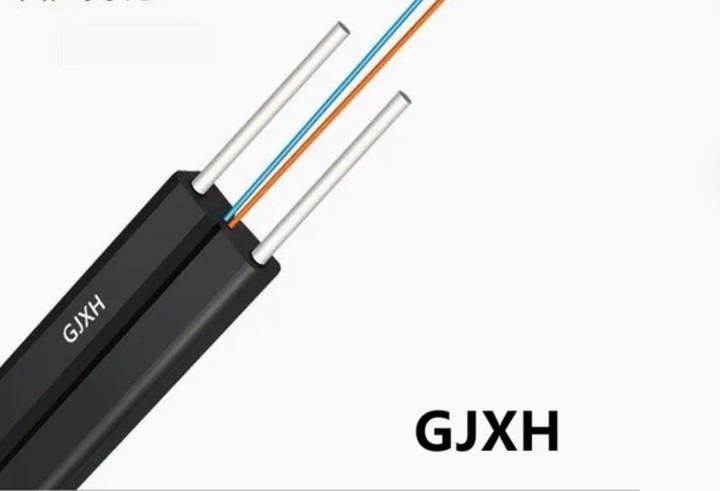 4 Core Indoor FTTH Drop Cable GJXH/GJXFH Acciaio tipo arco/FRP