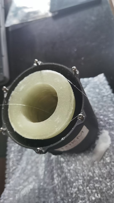 Materiale del rivestimento confidenziale per giacca Drone FPV Quadcopter 25km/rotolo Cablaggio interno-esterno Tipo di connettore FC Per alta resistenza alla trazione